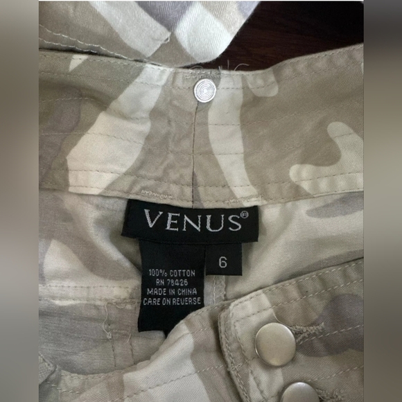 NWT Venus Low Rise Baggy Camouflage Print Cargo Pants Floral Beaded Hem Size 6 - Picture 6 of 9